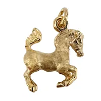 Hänge Häst, 14K guld, massiv modell, längd inkl. ögla 22 mm, bredd 15 mm, tjocklek 6,5 mm, fint skick Vikt: 5,3 g