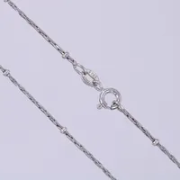 Kedja, längd: ca 47,5cm, bredd: ca 1-2mm, 925/1000, silver  Vikt: 3,6 g