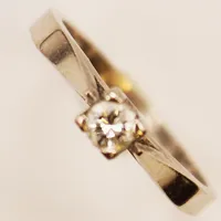 Ring, diamant ca 0,15ct enligt gravyr, Ø16¼, bredd:4mm, Spectra, 18K 2,9g.