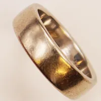 Ring, Ø17½, bredd:5mm, gravyr, 18K 10,2g.