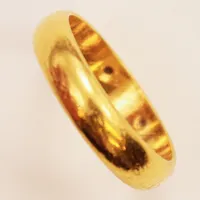Ring, diamanter 3x 0,02ct, Ø17, bredd:4mm, 23K 5g.