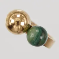 Ring, stl 17½, 2 kulor grön och gulmetall Ø 8,2/10mm, bredd 4,2mm, gulmetall, Edblad 
