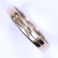 Ring, stl 16, bredd 3mm, gravyr, 14K Vikt: 2,1 g