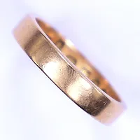 Ring, stl 16¼, bredd 4mm, gravyr, 18K Vikt: 4,3 g