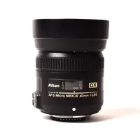 Objektiv, Nikon, Macro Nikkor 40mm 1:2.8G, AF-S DX  f/2.8G, serienummer2022149, med motljusskydd, bruksslitage.  Skickas med paket.