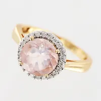 Ring, diamanter 21 x ca 0,005ct, rosa sten, stl 16½, bredd 2-10,5mm, GHA, 18K Vikt: 4 g