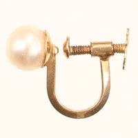 Udda örhänge med pärla, längd 10mm, Ø6mm, 18K Vikt: 0,9 g