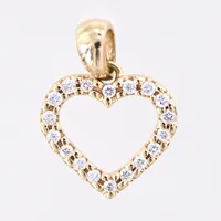 Hänge hjärta med briljantslipade diamanter 0,13ctv enligt gravyr, 16x11mm ink ögla, 18K.  Vikt: 1,5 g