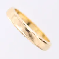 Ring, stl 16½, bredd 3mm, gravyr, repig, 20K  Vikt: 3,8 g