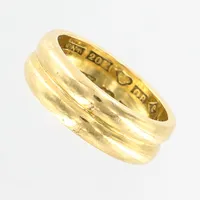 Ring,  Ø15½, bredd 6mm, gravyr,  20K Vikt: 6,7 g