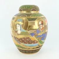 Urna med lock, 23cm, öppning 7cm, Japan, Satsuma-stil, 1900-tal, märkt i botten Vikt: 0 g Skickas med paket.