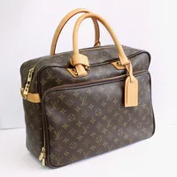 Väska, Louis Vuitton, monogram canvas, Icare Laptop Bag datecode: AS0150, Frankrike vecka 5 år 2010, 39x28x14cm, axelrem, hänglås med nycklar till, dustbag Vikt: 0 g Skickas med postpaket.
