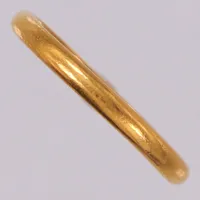 Ring, stl 22, bredd: 2,8mm, gravyr, skev, 23K Vikt: 7,6 g