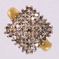Ring med briljantslipade diamanter ca 49x0,02ct, (P), 13,4x12,9mm, stl 17½, slitage, 18K Vikt: 4,7 g