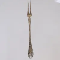 Fiskgaffel med rosdekor, 16,5cm, slitage, silver 830/1000 Vikt: 20,2 g