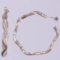 Ett par örhängen, Ø ca 4,3cm, ostämplade, 925/1000, silver  Vikt: 8,6 g
