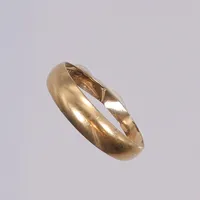 Ring, stl 18¾, bredd 3-5mm, GFAB, bucklig skena, 18K  Vikt: 1 g