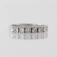 Ring Schalins, vitguld med 5 st diamanter på totalt 0,40 ct enligt gravyr, storlek 16 ½ mm, bredd 2,9 mm, gravyr, 18 k. Vikt: 3,6 g