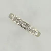Ring med diamanter, totalt 0,35ct enligt gravyr, vitguld, repig, 14K Vikt: 2,7 g