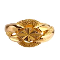 Ring, 21K guld, Ø17½ mm, bredd 2-9 mm Vikt: 2,6 g
