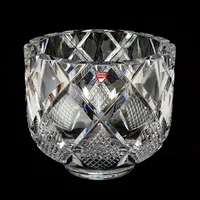 Skål, Olle Alberius (1926-1993) Orrefors, slipad kristall, större modell, höjd ca. 16 cm, diameter Ø18 cm, signerad/märkt undertill i botten, numrerad 4385-131, ett mindre märke i ovankant, för övrigt i fint skick, vikt omkring 3850 gram  Skickas med postpaket.