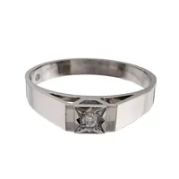 Ring, 18K vitguld, Diamant 0,02ct, Ø15,0 mm, bredd 2-3 mm, fint skick Vikt: 1,6 g