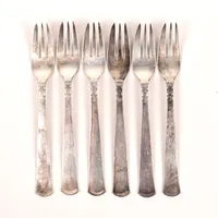 Sex bakelsegafflar, modell Rosenholm, längd 13,5cm, GAB, Stockholm, slitage, silver. Vikt: 115,5 g