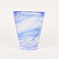 Glas, "Mine", Ulrica Hydman- Vallien för  Kosta Boda, höjd 11cm, smärre slitage.  Skickas med paket.