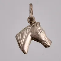Hänge i silver, Häst, mått 14,7x22,4mm, 925/1000, vikt 1,07g.