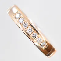 Ring med diamanter 0,14ctv, Schalins, stl 18, bredd 4 mm, graverad, 18K. Vikt: 4,2 g