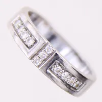 Ring med diamanter 11x0,01ct, stl 16½, bredd: 4,1mm, GHA, repig, vitguld, 18K  Vikt: 4 g