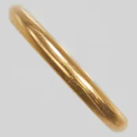 Ring, slät, Ø18½, bredd: 2,6mm, gravyr, 18K Vikt: 3,7 g