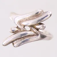 Ring med dekor, stl: 19, bredd: 1-23mm, silver 925/1000 Vikt: 3,4 g