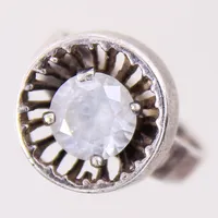 Ring med vit sten, stl: 17¼, bredd: 2-17mm, silver 925/1000 Vikt: 4,8 g