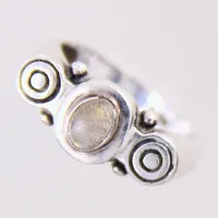 Ring med sten, stl 16½, bredd: 4-7mm, fäste skadat, silver 925/1000 Vikt: 4,4 g