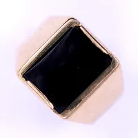 Ring med svart sten, stl 18¾, bredd 5,5-16mm, ojämn skena, 18K bruttovikt 8,5g 
