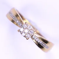 Ring med diamanter, totalt 0,15ct, stl 18½, bredd 1-4mm, 18K Vikt: 2,4 g