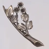 Brosch med blommor längd 60mm, silver 830/1000  Vikt: 5 g