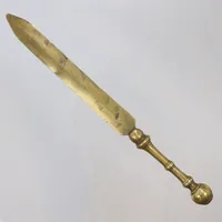 Kniv, mässing, sannolikt barock, 1700-talets första hälft eller mitt, längd 18,5cm, slitage