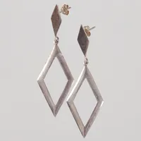 Ett par örhängen, längd ca 60mm, 925/1000 silver Vikt: 3,6 g