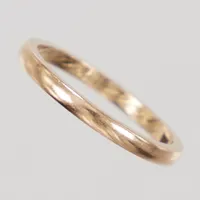 Ring, stl 17½, bredd 2,1mm, gravyr, 18K Vikt: 2,6 g