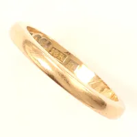Ring, stl 16½, bredd 2,5mm, gravyr, 18K  Vikt: 3,1 g