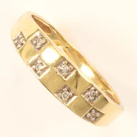 Ring, diamanter 7x ca 0,005ct, stl 16, bredd 4,7mm, 18K  Vikt: 2 g