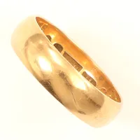 Ring, slät, stl 16½, bredd ca 4,99mm, gravyr, 18K Vikt: 4 g