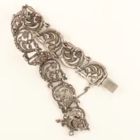Armband, markasiter, längd ca 18cm, bredd ca 15,6mm, 830/1000 silver Vikt: 23 g