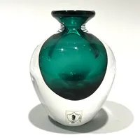 Vas miniatyr, Carlos R. Pebaqué för Gullaskruf,  höjd ca 8cm, Ø ca 6cm, signerad, etikettmärkt