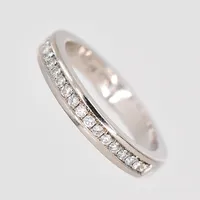 Ring vitguld, halvallians, diamanter ca 22x0,01ct, stl 16¼, 18K Vikt: 5,1 g