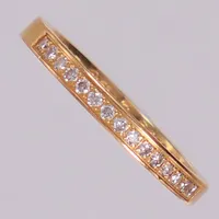 Ring med briljantslipade diamanter, ca 0,15ctv, modell Classic, stl 16½, gravyr, 18K Vikt: 2,7 g