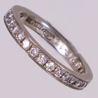 Ring halvallians med diamanter 21x ca 0,02ct, stl 15, bredd 2,5mm, vitguld, gravyr, Ba Konstgjuteri, 18K Vikt: 3,2 g