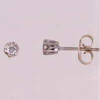 Ett par örhängen med briljantslipade diamanter, 2x0,08ct, vitguld 18K Vikt: 1,3 g